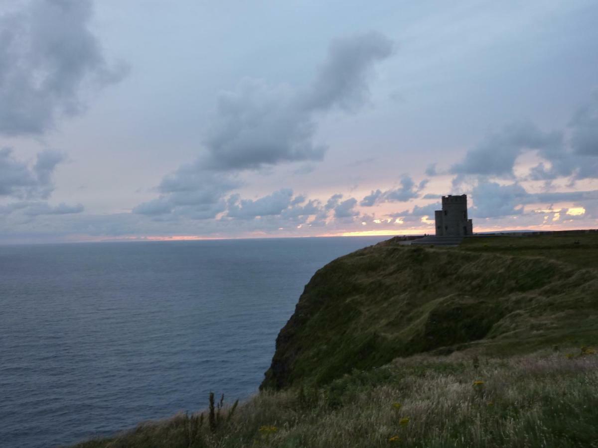 Conway'S Cottage With Sea View Nestling By Cliffs-Of-Moher Liscannor Zewnętrze zdjęcie